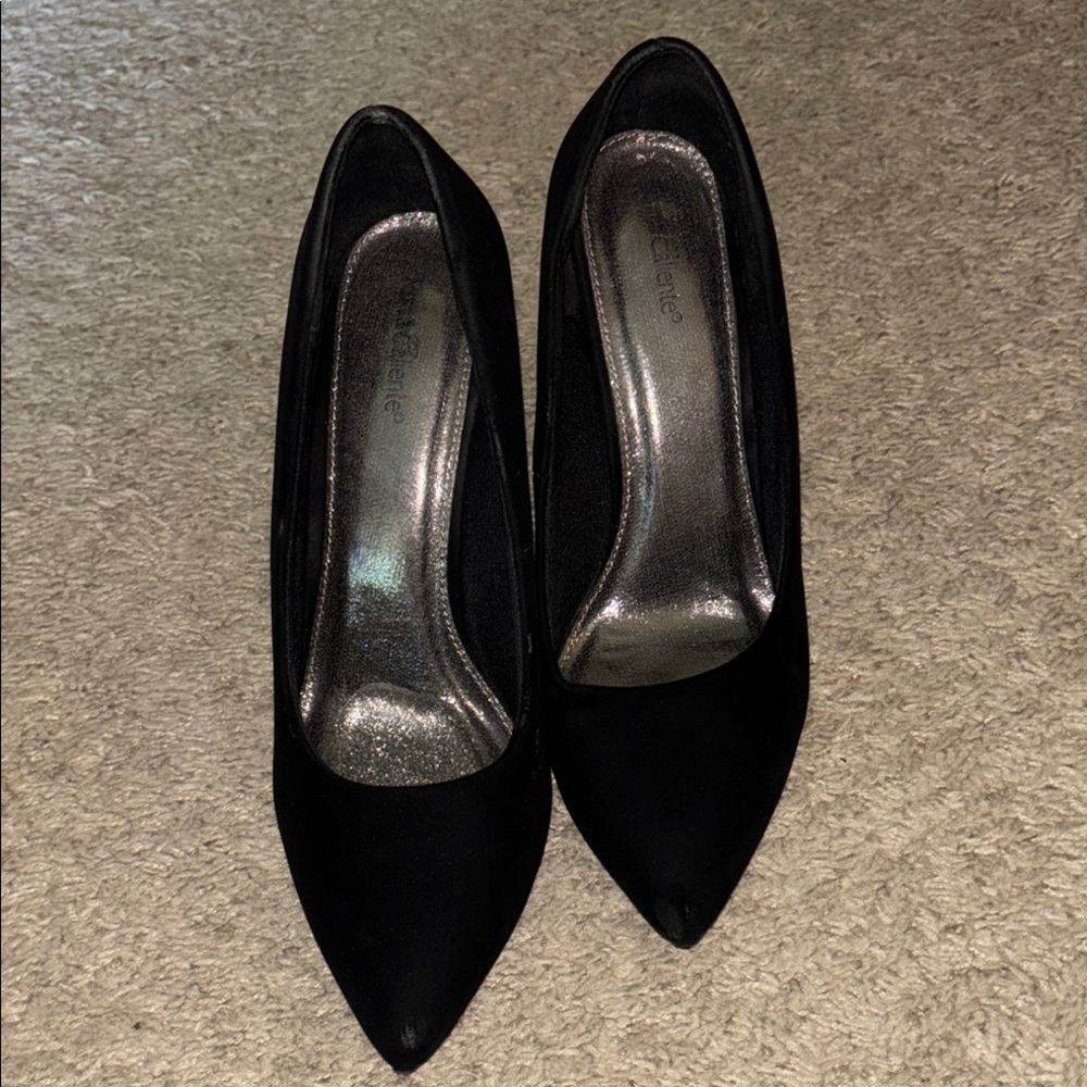 Torta Calliente Women's Black Heels